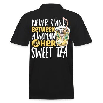Süßer Tee Stehe niemals zwischen einer Frau und - Männer Poloshirt - Schwarz - Hinten - Kai (181cm)
