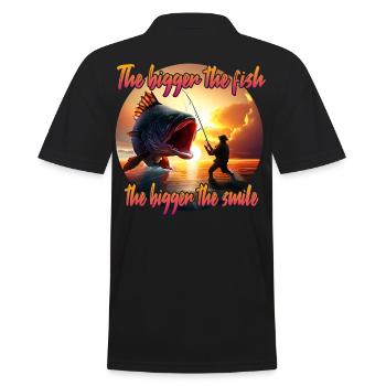 The Bigger the Fish the Bigger the Smile - Männer Poloshirt - Schwarz - Hinten - Kai (181cm)