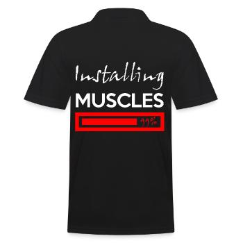 Installing Muscles - Männer Poloshirt - Schwarz - Hinten - Kai (181cm)