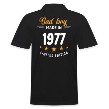 Bad Boy aus dem Jahr 1977 - Männer Poloshirt - Schwarz - Hinten - Kai (181cm)