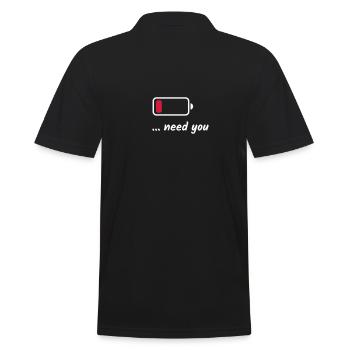 Low Battery Need You Weiß - Männer Poloshirt - Schwarz - Hinten - Kai (181cm)