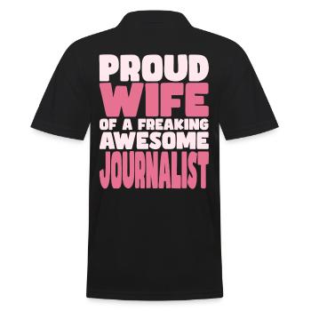 Stolze Ehefrau Eines Verdammt Guten Journalists - Männer Poloshirt - Schwarz - Hinten - Kai (181cm)