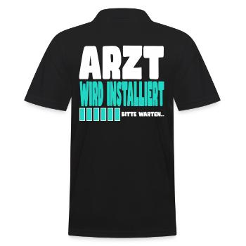 Arzt wird installiert - Männer Poloshirt - Schwarz - Hinten - Kai (181cm)