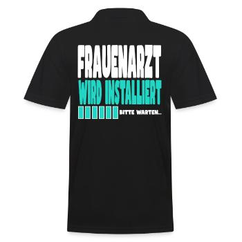 Frauenarzt wird installiert - Männer Poloshirt - Schwarz - Hinten - Kai (181cm)