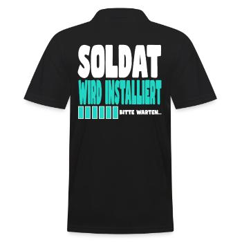 Soldat wird installiert - Männer Poloshirt - Schwarz - Hinten - Kai (181cm)