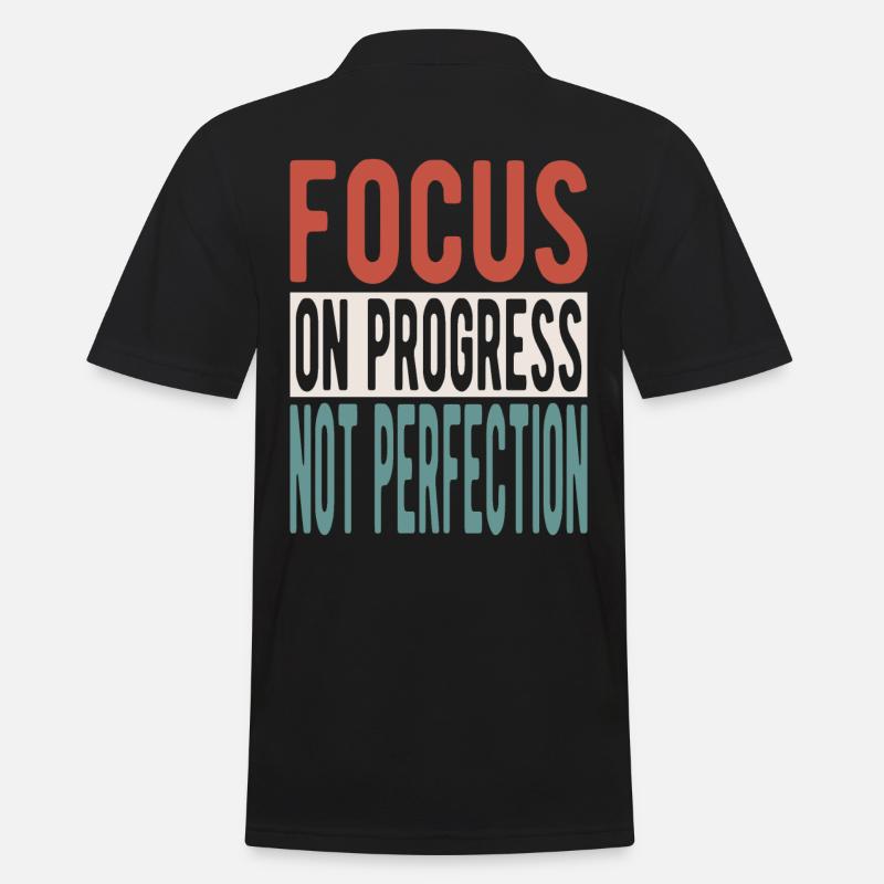 Focus on progress, not perfection - Männer Poloshirt - Schwarz