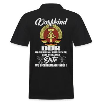 DDR Dorfkind - LEG DICH NIEMALS MIT EINEN AN... - Männer Poloshirt - Schwarz - Hinten - Kai (181cm)