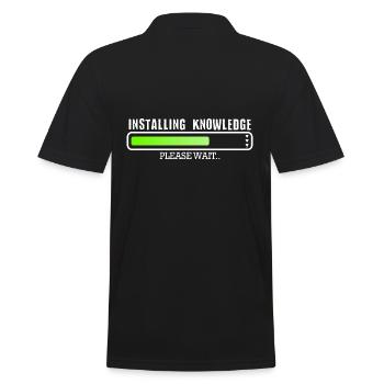 Installing Knowledge please wait - Männer Poloshirt - Schwarz - Hinten - Kai (181cm)