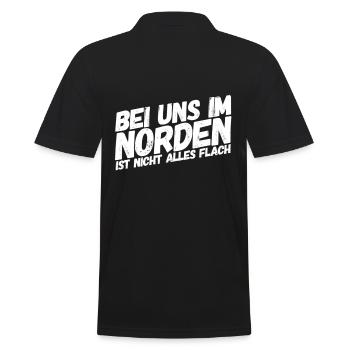 Bei uns im Norden ist nicht alles flach - Männer Poloshirt - Schwarz - Hinten - Kai (181cm)