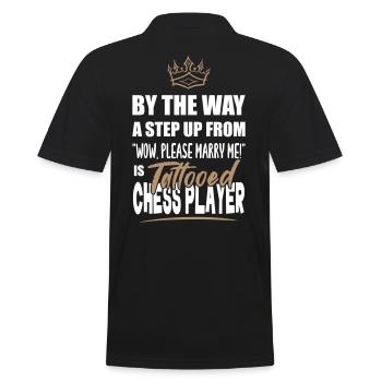 Tätowierte Schachspieler sind die attraktivsten. - Männer Poloshirt - Schwarz - Hinten - Kai (181cm)