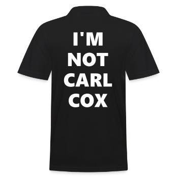 ICH BIN NICHT CARL COX - Männer Poloshirt - Schwarz - Hinten - Kai (181cm)