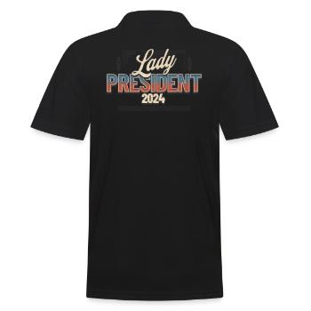Lady President 2024: Support Kamala’s Vision 2024 - Männer Poloshirt - Schwarz - Hinten - Kai (181cm)