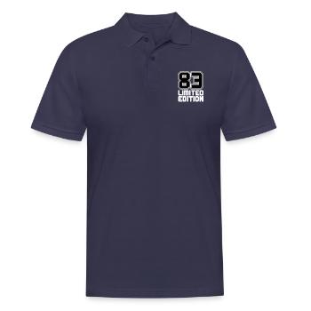 83 Limited Edition - 40 Jahre - Männer Poloshirt - Navy - Vorne - Kai (181cm)