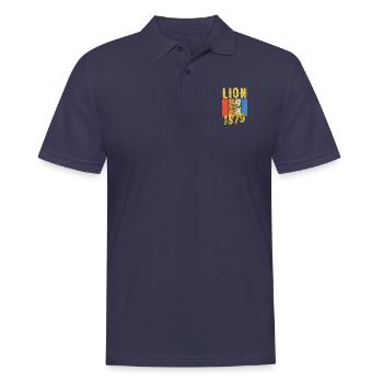 Léo 1979 Zodiac Cadeau d’anniversaire - Polo Homme - bleu marine - Devant - Kai (181cm)