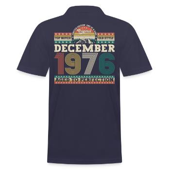 Décembre Né en 1976 Cadeau de 46e anniversaire - Polo Homme - bleu marine - Dos - Kai (181cm)