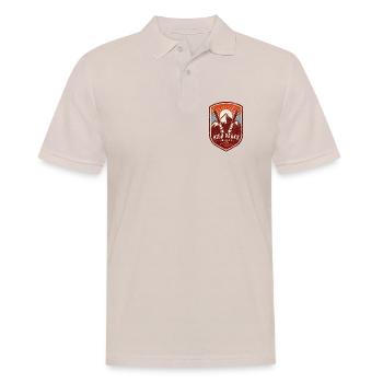 High Peaks Society – Ride Beyond Vintage Ski Badge - Männer Poloshirt - Beige - Vorne - Nico (186cm)