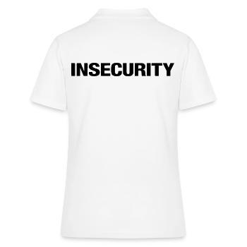 INSÉCURITÉ – Déclaration de style minimaliste sur l’uniforme - Polo Femme - blanc - Dos - Ailine (174cm)