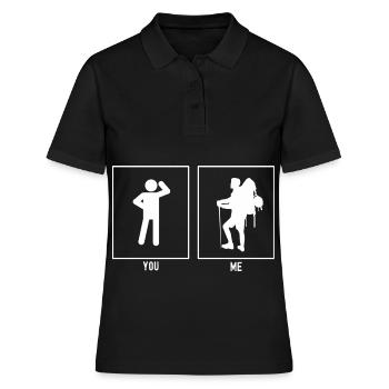 Sie - Ich - Wanderer Blick nach links - Frauen Polo Shirt - Schwarz - Vorne - Ailine (174cm)