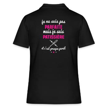 Pas parfaite mais pâtissière - Polo Femme - noir - Dos - Ailine (174cm)