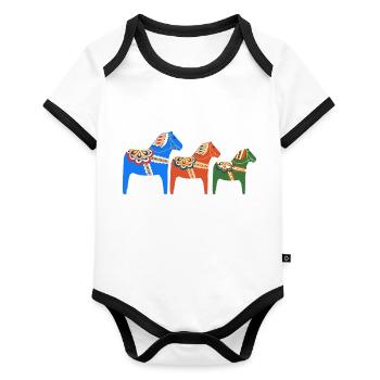 3 Dala-Pferde hintereinander in Orange, Blau und Grün - Baby Bio-Kurzarm-Kontrastbody - Weiß/Schwarz  - Vorne