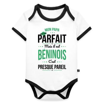 Mon papa n'est pas parfait - Béninois - Body Bébé bio contrasté manches courtes - blanc/noir  - Devant