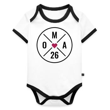 Oma 2026 - Herz - Baby Ankündigung - Oma 26 - Baby Bio-Kurzarm-Kontrastbody - Weiß/Schwarz  - Vorne