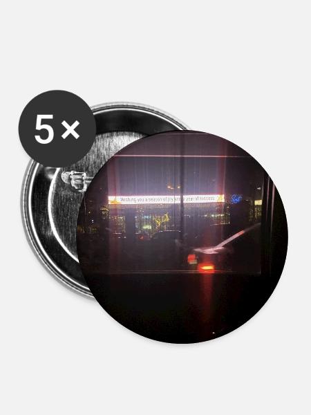 Neonlichter Skyline im Dunkeln - Buttons mittel 32 mm (5er Pack) - Weiß