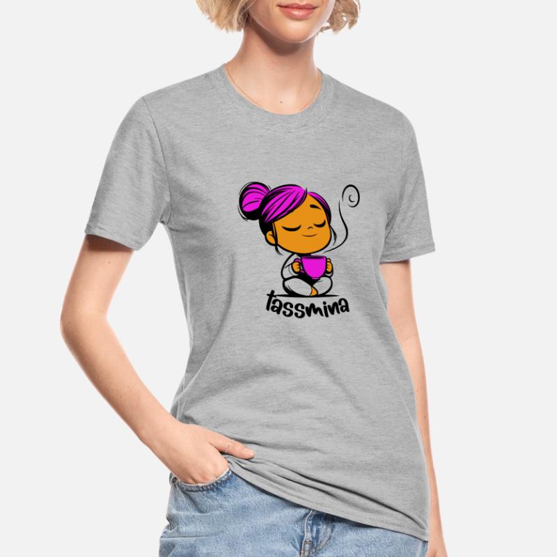 Tassmina enspannt mit einer Tasse Tee oder Kaffee Unisex Polycotton T-Shirt
