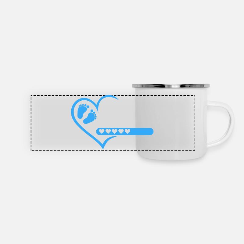 Maman 2027 charge, version Cœur Garçon bleu - Mug panoramique émaillé - blanc