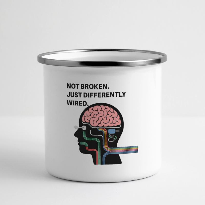 Pas cassé – juste câblé différemment Mug panoramique émaillé