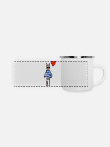 Hase im Streifenpulli mit Herzballon - Panorama Emaille-Tasse - Weiß