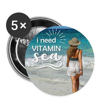 i need vitamin sea - Frau mit Hut am Strand - Buttons klein 25 mm (5er Pack) - Weiß - Vorne