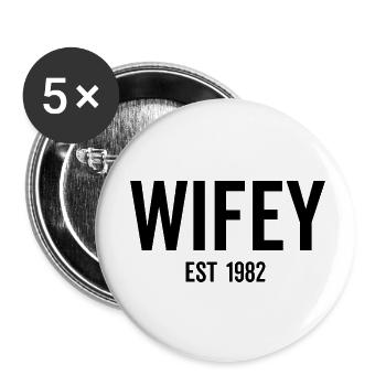 Wifey Est 1982 - Buttons klein 25 mm (5er Pack) - Weiß - Vorne