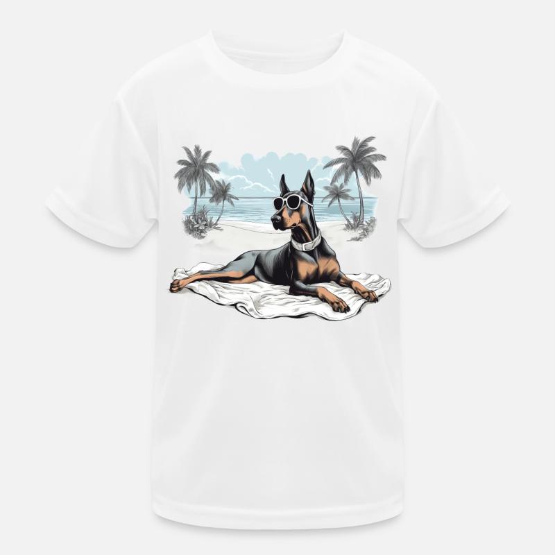 Dobermann mit Sonnenbrille am Strand Kinder Funktions-T-Shirt