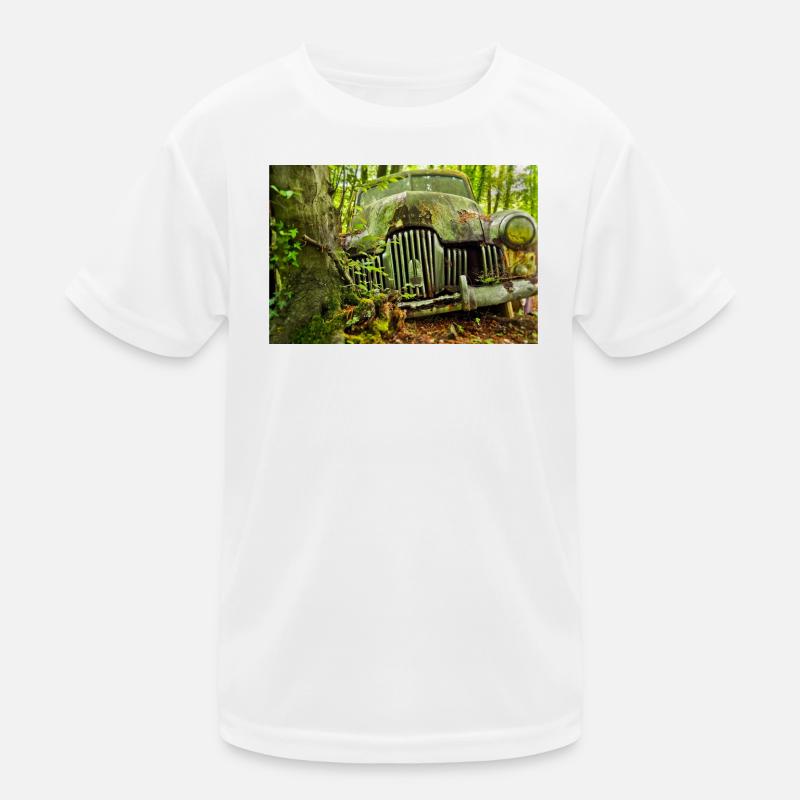 Waldverfall: Rostige Autoüberreste Kinder Funktions-T-Shirt