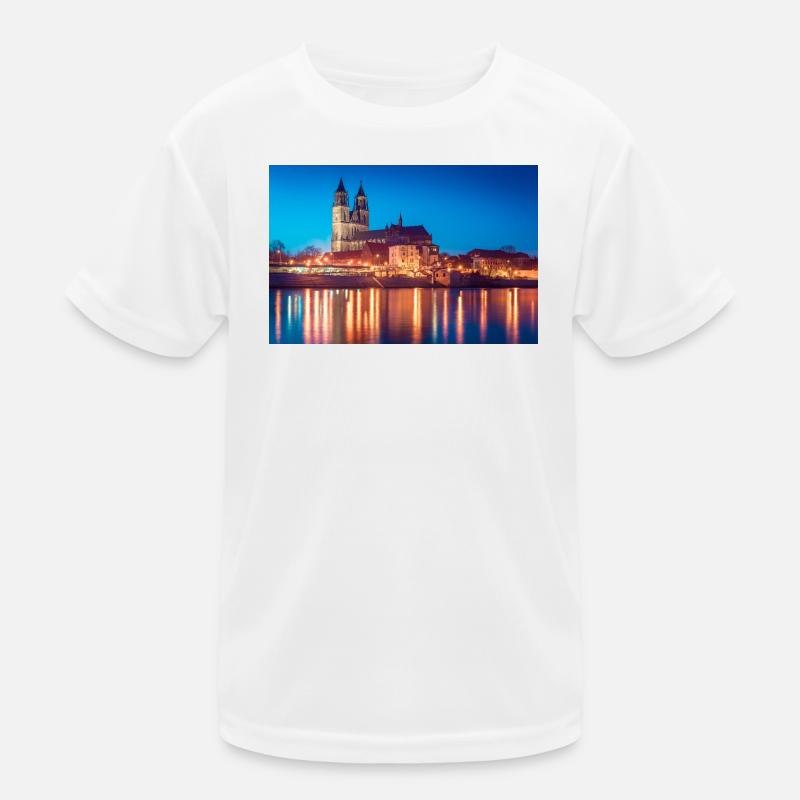 Mageburg am Abend Kinder Funktions-T-Shirt