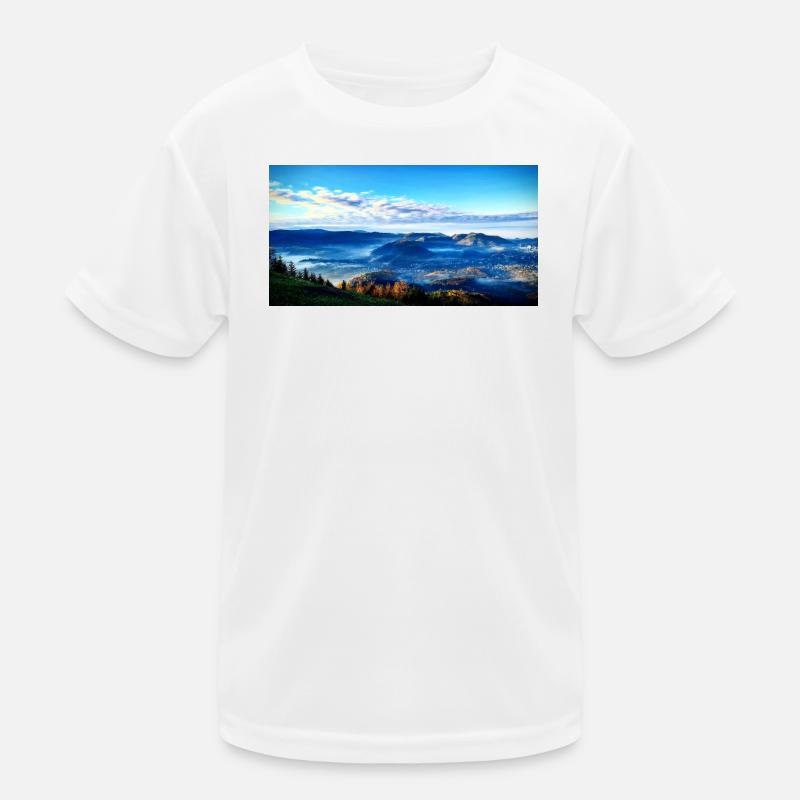 Morgennebel Berglandschaft Kinder Funktions-T-Shirt
