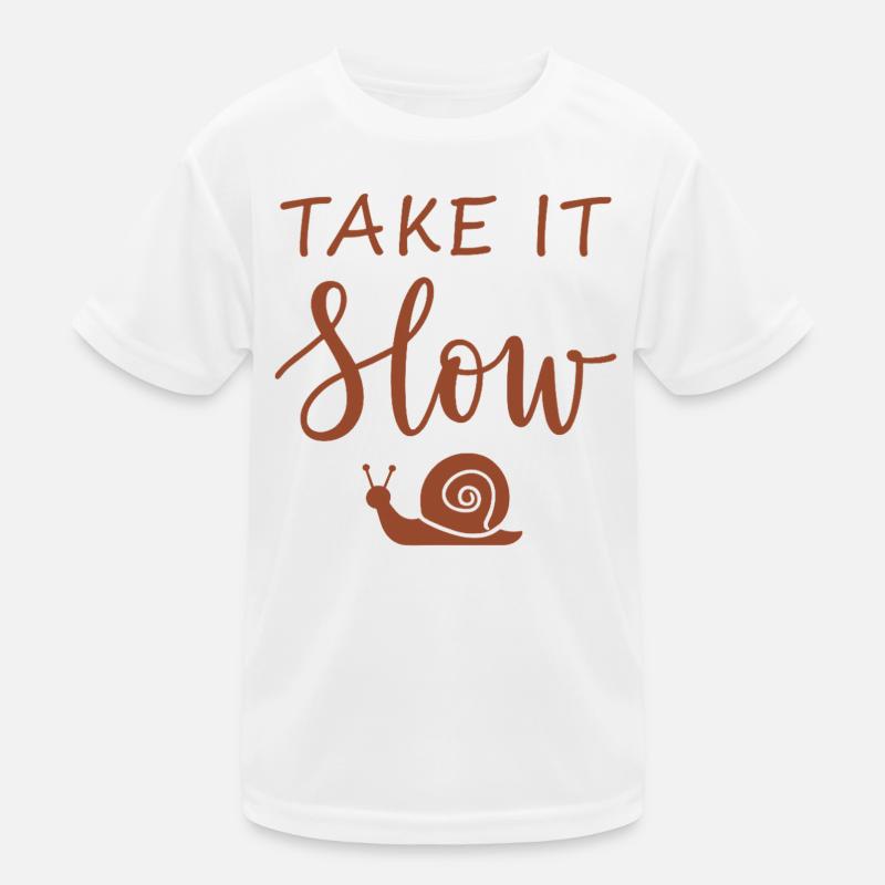 Take it slow Mach langsam mit Schnecke Kinder Funktions-T-Shirt