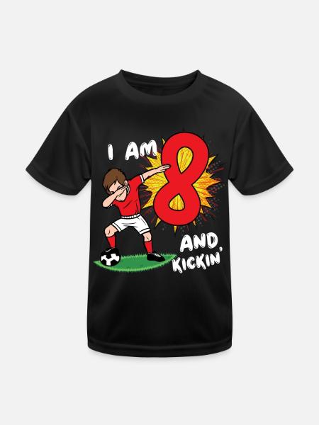 Ik ben 8 en kickin 'Football 8e verjaardag voetbal - Functioneel T-shirt voor kinderen - zwart