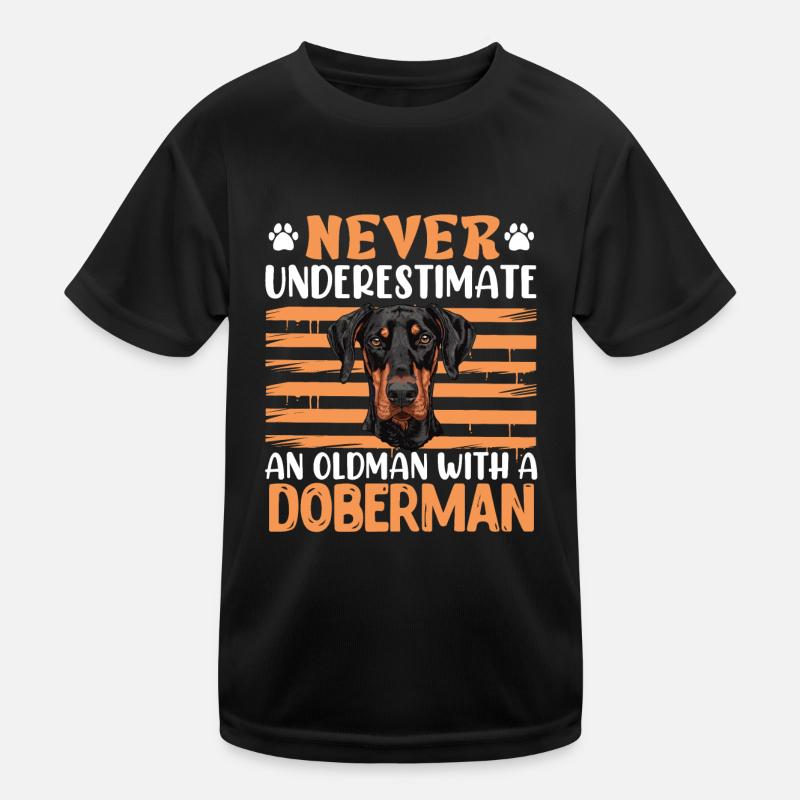 Opa NEVER UNDERESTIMATE AN OLD MAN WITH A Kinder Funktions-T-Shirt