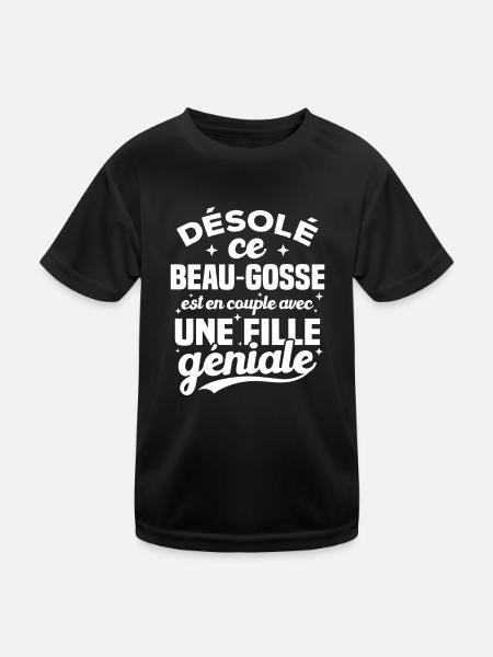 Ce beau gosse est en couple avec une fille géniale - T-shirt sport Enfant - noir - Devant