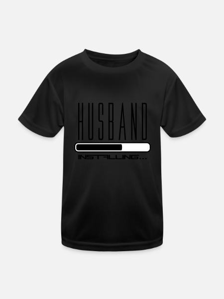husband husband installing loading bar - Kids Functional T-Shirt - black - Front