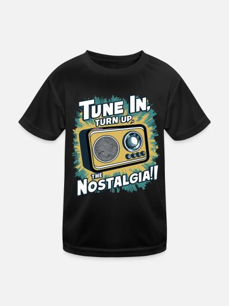 Tune In, Turn Up the Nostalgia with Vintage Radio - Kinder Funktions-T-Shirt - Schwarz - Vorne