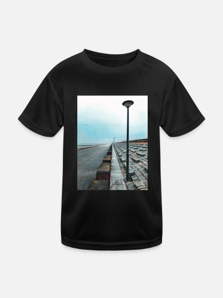Baltrum Strandpromenade - Kinder Funktions-T-Shirt - Schwarz