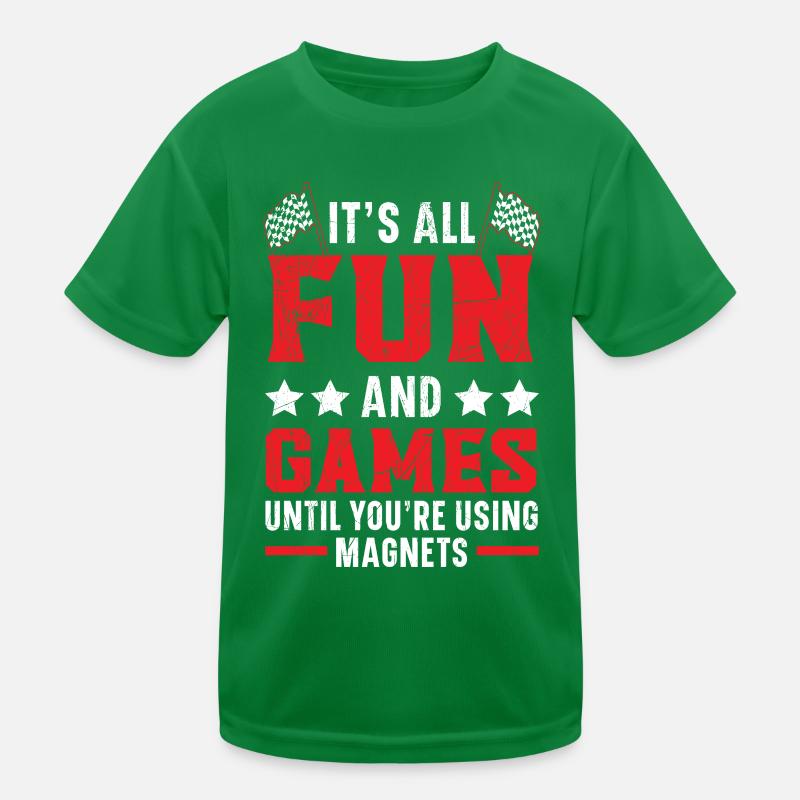 C’est tout le plaisir et les jeux jusqu’à ce que vous utilisiez des aimants. T-shirt sport Enfant