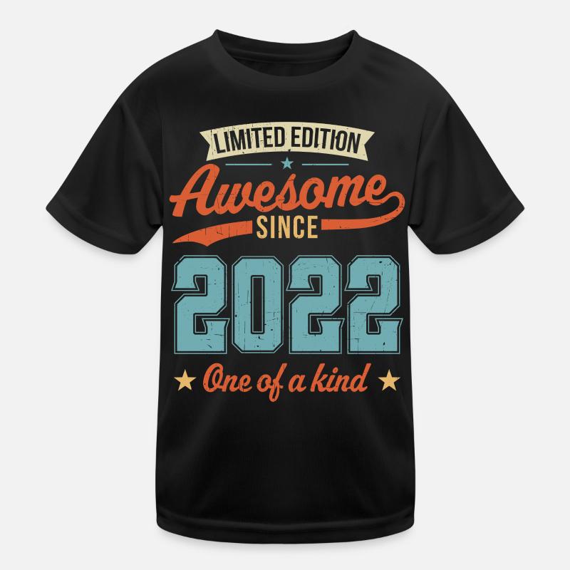 Großartig seit 2022 Kinder Funktions-T-Shirt
