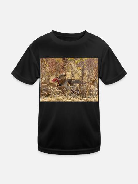 ein Rudel fressender Löwen im Chobe-Nationalpark - Kinder Funktions-T-Shirt - Schwarz - Vorne