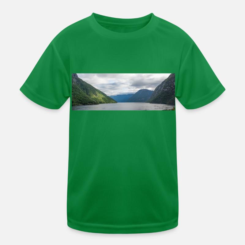 Landschaft in der Nähe von Hellesylt Harbor in Hellesylt Kinder Funktions-T-Shirt