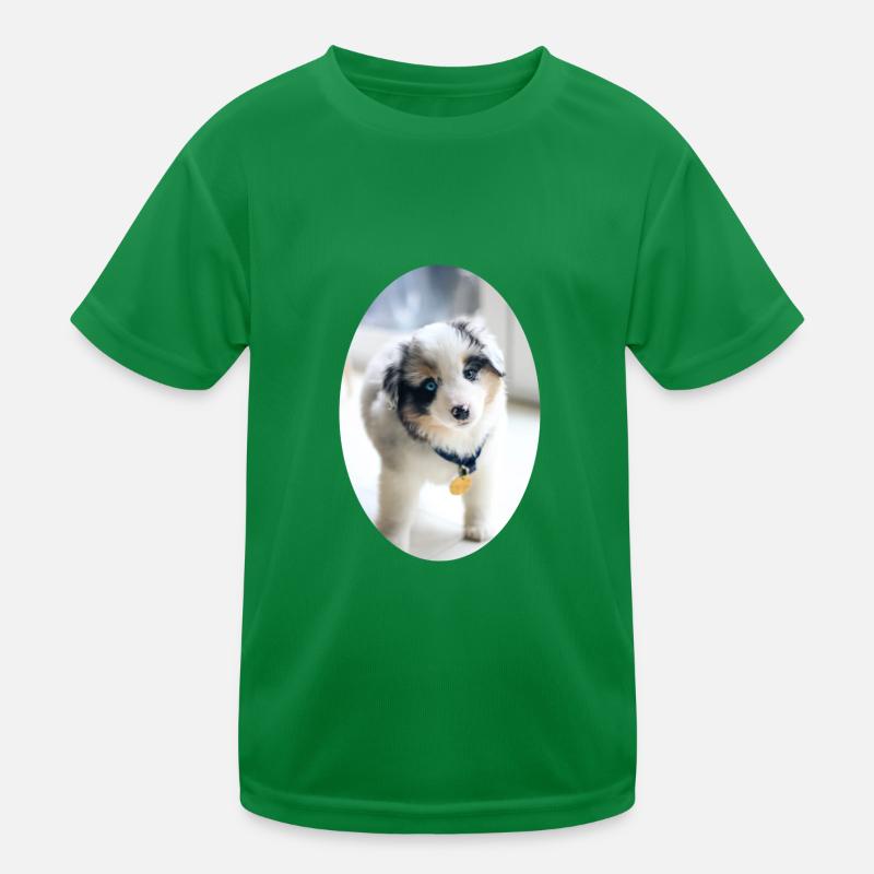 Ein ganz junger Australien Shepherd Kinder Funktions-T-Shirt