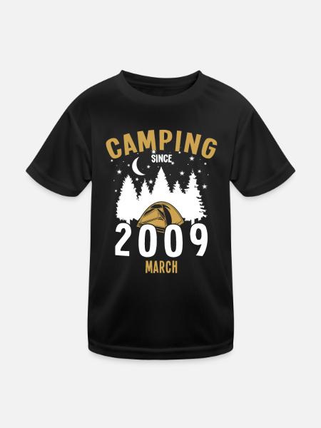 Geburtstag: Camping seit März 2009 Zelten - Kinder Funktions-T-Shirt - Schwarz - Vorne